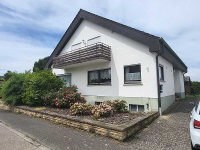 Haus mit gr0ßem Garten am Ortsrand von Ölbronn-Dürrn