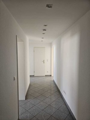 helle lichtdurchflutete 2 - Zimmer Wohnung - WG geeignet