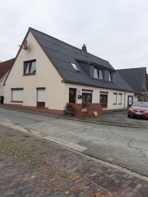 Vermietetes Zweifamilienhaus in Wöhrden
