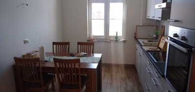 Schöne 3-Zimmer-Wohnung mit Balkon und Blick auf die Nikolaikirche