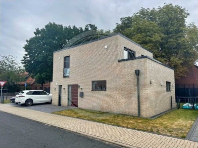 Modernes KfW 40 Plus Einfamilienhaus mit Garage & zwei Stellplätzen - zu vermieten!