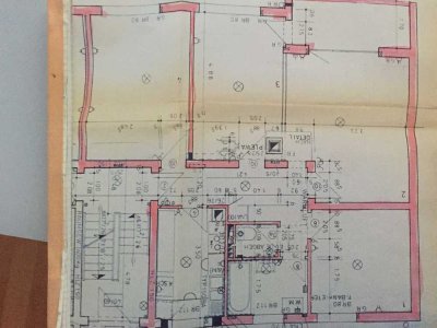Ruhige, helle, zentrumsnahe 4-Zimmer-Wohnung mit Balkon in Lörrach Stadt
