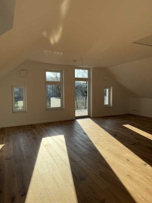 2-Zimmer Dachgeschosswohnung - Erstbezug nach Sanierung