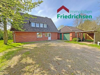 Einfamilienhaus mit Einliegerwohnung in ruhiger Lage