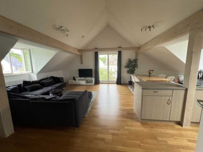 Herrliche 3 Zimmer-DG-Wohnung in Uninähe!