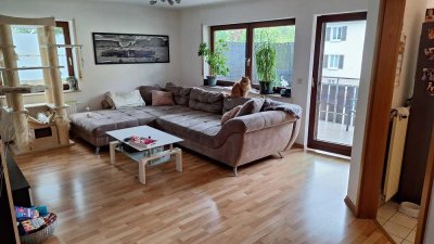 Schöne und gepflegte 2,5-Zimmer-Wohnung mit Balkon und Einbauküche in Bad Mergentheim