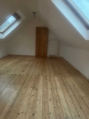 Gepflegte 4-Zimmer Wohnung im 2. OG in Solingen-Mitte