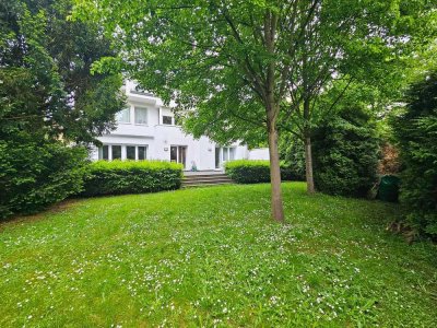 Erstklassige, luxuriöse Hochparterre Wohnung mit Garten und Garage in 1A-Lage in Bochum-Stadtpark