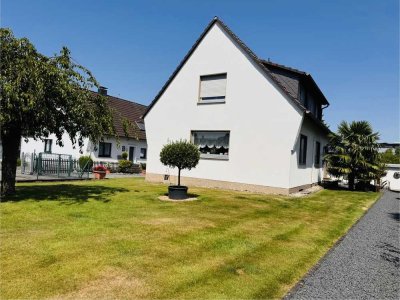 Traumhaftes Ein-Zweifamilienhaus auf gigantischem Grundstück!