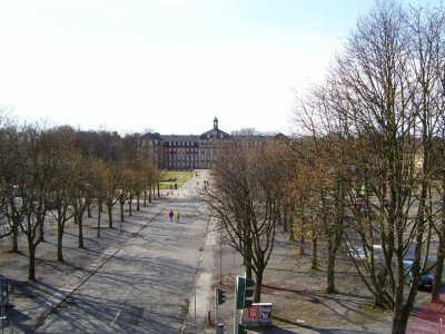 Saniertes 1-Zimmer-Appartement (DG) inkl. Einbauküche und Blick auf das Münsteraner Schloss