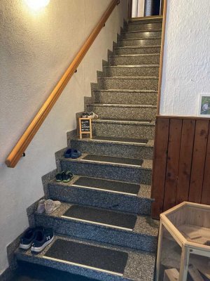 Geräumige 8-Zimmer-Maisonette-Wohnung in Glauchau