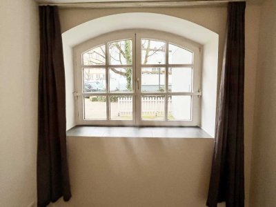 Saniertes 2 Zimmer Appartment mit EBK, Terrasse –  1A Lage Nähe Kaiserleikreisel, ideal für Pendler