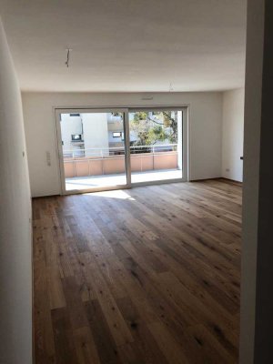 Neuwertiger Wohntraum (2020) in Tettnang-Kau: 3,5 Zi, EBK & Balkon