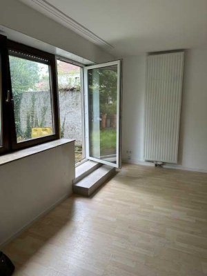 Hübsche 2-Zimmer-Erdgeschosswohnung mit Balkon in Langen