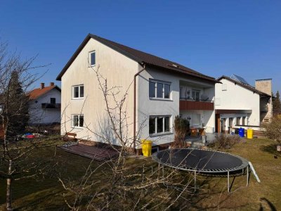 Großzügiges Zweifamilienhaus Haus mit Ausbaupotenzial