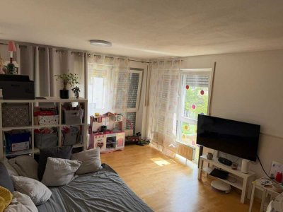 Charmante 2,5-Zimmer-Wohnung im Universitätsviertel Augsburg - ideal für Paare & Homeoffice
