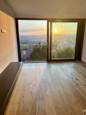 Exklusive, vollmöblierte Dachgeschosswohnung mit traumhafter Terrasse – Ravensburg-Weingartshof