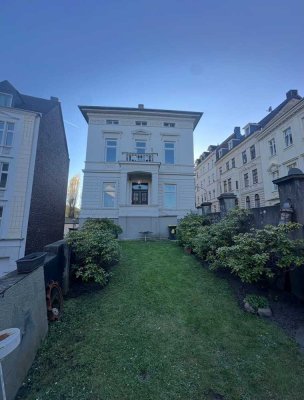 Sanierter Altbau, 3-Zimmer, KDB, 70 qm, Gartennutzung, Dielenböden