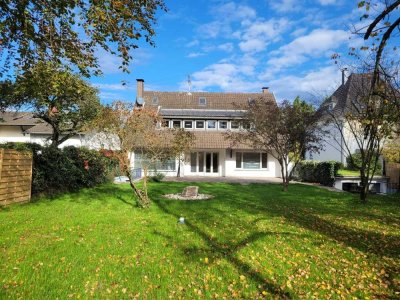 Freistehendes repräsentatives 1-2 Familienhaus in zentraler Lage von Lebach