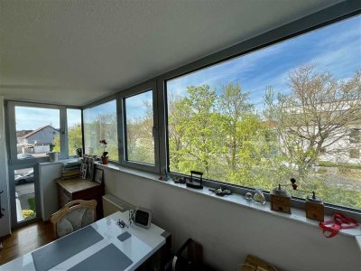 Helle 2 Zimmer-Wohnung mit sonnigem Balkon...