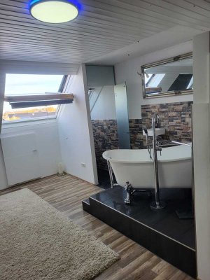 VON PRIVAT: 1-Zimmer Dachgeschosswohnung in Dortmund-Brackel, ideal für Singles oder Studenten