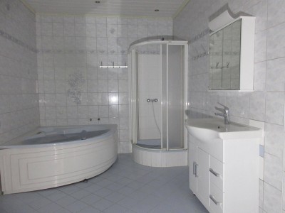 96 m2 Parknähe, Wärmedämmung, neue Küche, ev. WG 2 Pers., ev. teilbar