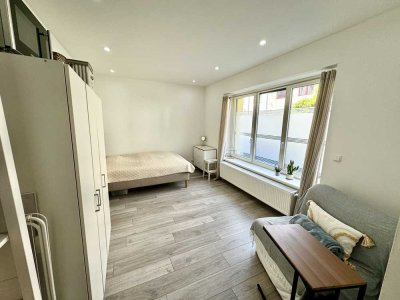 Schicke renovierte 1 Zimmer EG Wohnung mit separatem Eingang in guter Lage von Köln Bilderstöckchen