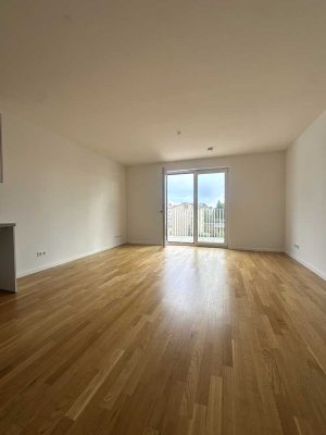 Helle 3-Zimmerwohnung* Dachgeschoss mit Südterrasse *  Einbauküche * Ruhige&zentrale Lage in Moabit