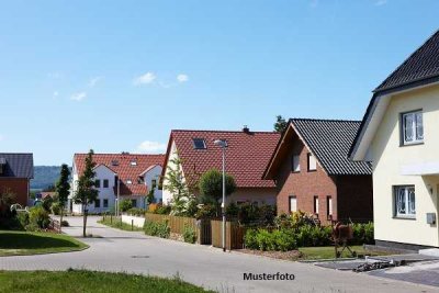 Heimkommen und Wohlfühlen - Freistehendes Einfamilienhaus mit Gartenhaus und Doppelcarport