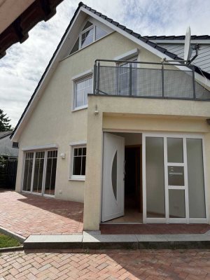 Geschmackvolle, gepflegte 3,5-Raum-Doppelhaushälfte mit EBK in Timmendorfer Strand