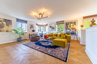 Repräsentative Familienvilla mit Indoor-Pool & Fitness in guter Wohnlage Oberhaching