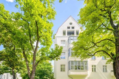 Einzigartige Rarität: Dachwohnung mit Spitzbogengalerie und Garagenstellplatz - VERMIETET