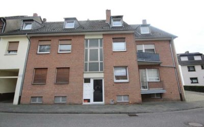*** Attraktive 2-Zimmer-EG-Wohnung mit Balkon - umfassend renoviert  *** (900-1)