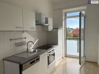 PREIS-HIT! SUPER HOHE RÄUME, Innenhof-Balkon &amp; zentrale Lage! Zwischen CITYPARK und HAUPTBAHNHOF! BUSHALTESTELLE VOR DER EINGANGSTÜRE!