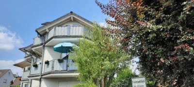 Traumhafte Dachgeschosswohnung mit 3 Balkonen in Alt-Berzdorf