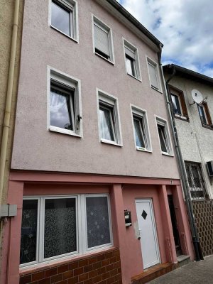 Freundliches Reihenhaus mit 2 Wohneinheiten im Zentrum von Bad Kreuznach