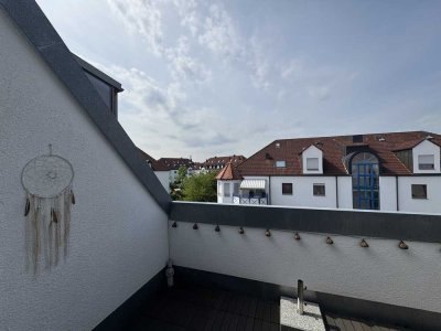 *** DG-WOHNUNG MIT TERRASSE - EBK ABLÖSEFREI – BARRIEREFREI – ZEITLOS ELEGANT – GEPFLEGTES UMFELD***