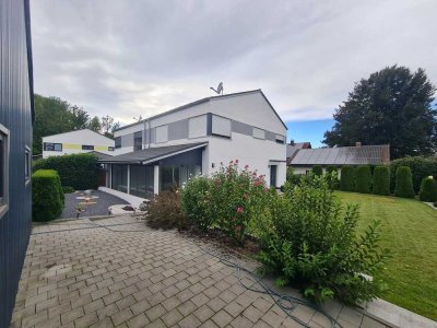 Familien(t)raum - neuwertige DHH mit tollem Garten, Doppelgarage, Wärmepumpe usw. zu einem top Preis
