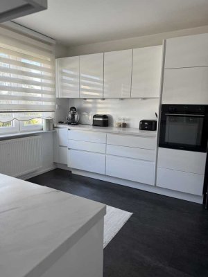 Renovierte, gehobene 2-Zimmer-Wohnung mit Balkon & moderner Einbauküche in Top-Lage von Walldorf