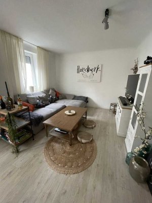 Stilvolle, vollständig renovierte 3-Zimmer-EG-Wohnung mit Einbauküche in Fellbach