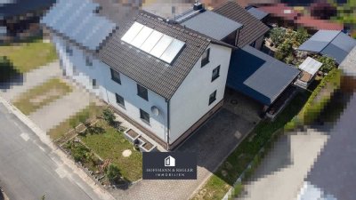 Charmante Doppelhaushälfte mit Garten und Carport in ruhiger Lage von Schnaittenbach