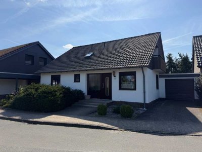Charmantes Ein-/Zweifamilienhaus mit viel Potential / 2 Wohneinheiten (EG + DG)