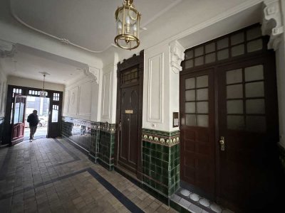 Beste Lage: 48 m² Erdgeschosswohnung + 24 m² Souterrain am Kudamm + Sanierungsoption