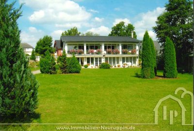 Seeblick, Bademöglichkeit und Sauna - Große Maisonettewohnung in Zechlinerhütte