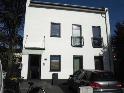 Großzügige moderne 4 Zimmer  Wohnung mit Einbauküche