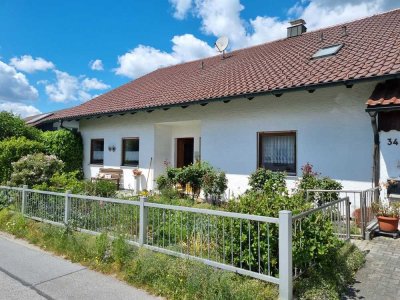 Einfamilienhaus mit Einliegerwohnung & großem Garten in Poppenberg/Schöllnach – provisionsfrei