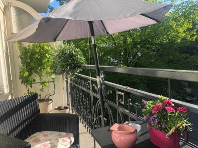 Luxuriöse sonnige 5-Zimmer Wohnung im 2. OG mit Balkon in Hamburg-Hoheluft-Ost