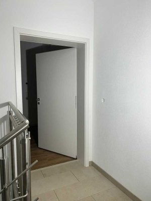 Erstbezug Neubau Dachgeschosswohnung in Blaubeuren-Gerhausen, hochwertig, modern & mit zwei Balkonen