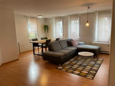 Gepflegte Wohnung mit zwei Zimmern und Einbauküche in Münchingen