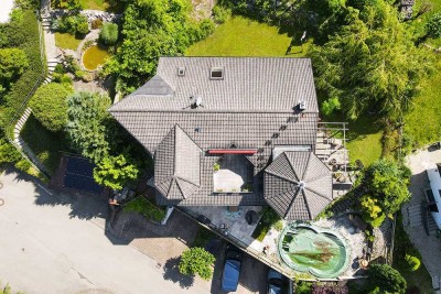 Idyllisches Wohnen trifft Exklusivität -  traumhafte Immobilie mit Pool in Bodenseeregion